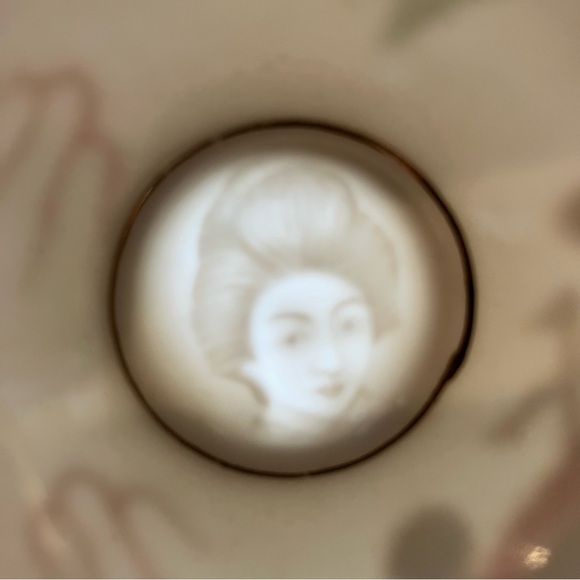 1 Dragon Ware Tea Cup and Saucer, Geisha Lithophane on White|Gold, Moriage - Picture 3 of 8